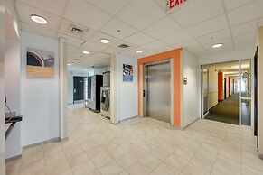 Motel 6 Brampton, ON - Toronto