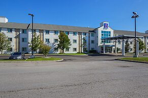 Motel 6 Whitby, ON - Toronto East