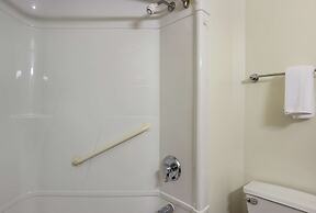 Motel 6 Whitby, ON - Toronto East