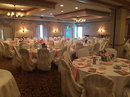 Coshocton Village Inn and Suites