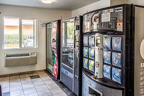 Motel 6 Bakersfield, CA - East