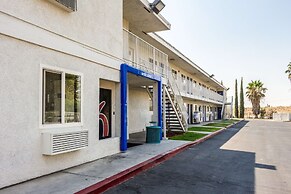 Motel 6 Bakersfield, CA - East