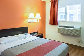 Motel 6 Bakersfield, CA - East