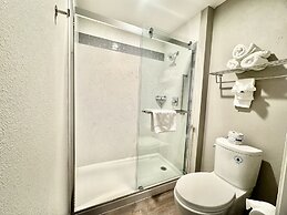 Motel 6 Bellflower, CA - Los Angeles