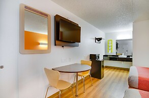 Motel 6 Salina, KS