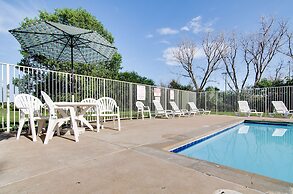 Motel 6 Salina, KS