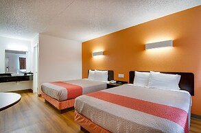 Motel 6 Salina, KS