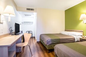 Motel 6 Pueblo, CO - I-25