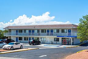 Motel 6 Pueblo, CO - I-25