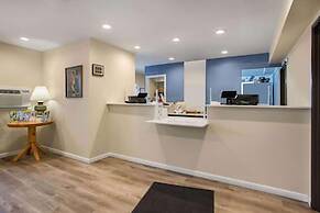 Days Inn by Wyndham Mackinaw City/Bridgeview Area