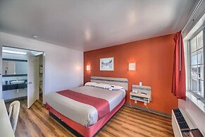 Motel 6 Kerrville, TX