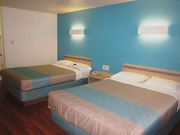 Motel 6 Bells, TN - Brownsville