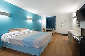 Motel 6 Bells, TN - Brownsville