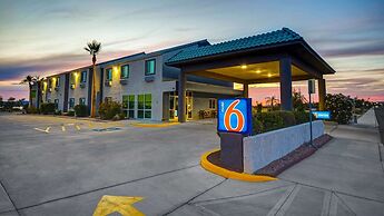 Motel 6 Lake Havasu, AZ - Lakeside