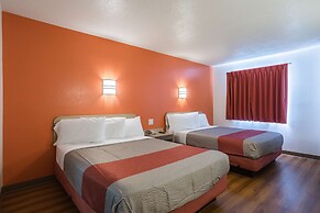 Motel 6 Dale, IN