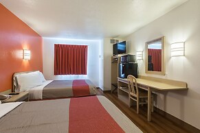 Motel 6 Dale, IN