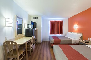 Motel 6 Dale, IN