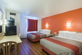 Motel 6 Dale, IN