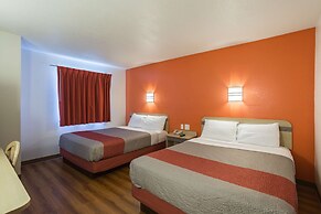 Motel 6 Dale, IN