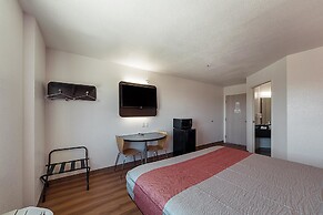 Motel 6 San Antonio, TX - Downtown - Alamo Dome