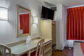 Motel 6 Redmond, OR