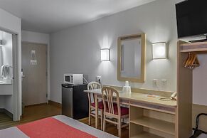 Motel 6 Redmond, OR