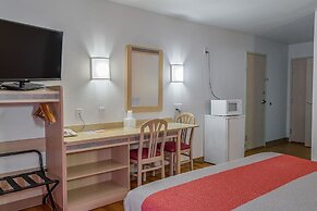 Motel 6 Redmond, OR