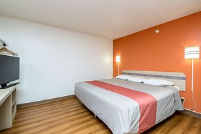 Motel 6 Waterloo, IA