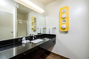 Motel 6 Waterloo, IA