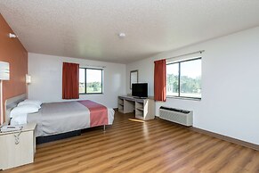 Motel 6 Waterloo, IA