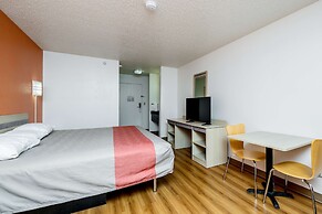 Motel 6 Waterloo, IA