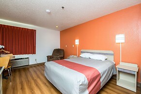Motel 6 Waterloo, IA