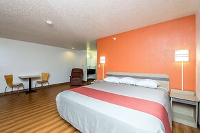 Motel 6 Waterloo, IA