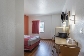 Motel 6 Junction City, KS