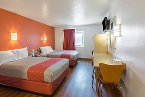 Motel 6 Junction City, KS