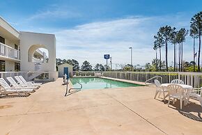 Motel 6 Newnan, GA