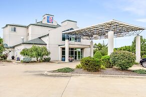 Motel 6 Medina, OH - Cleveland