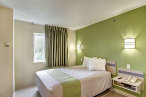 Motel 6 Medina, OH - Cleveland