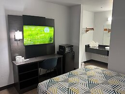 Motel 6 Des Moines, IA - North