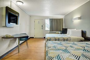 Motel 6 Lima, OH