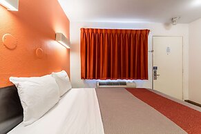 Motel 6 Garland, TX - Dallas