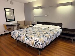 Motel 6 Joliet, IL - I-80