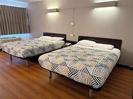 Motel 6 Joliet, IL - I-80