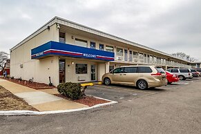 Motel 6 Joliet, IL - I-80