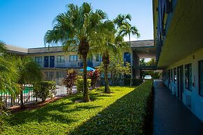 Motel 6 Lantana, FL