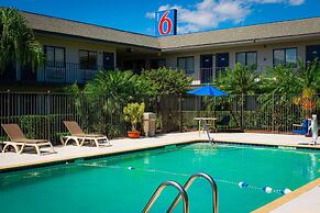 Motel 6 Lantana, FL