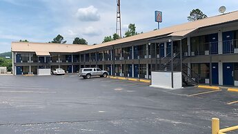 Motel 6 Dalton, GA