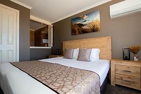Aqualuna Beach Resort