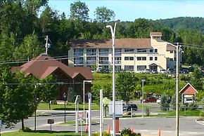 Hotel & Suites Les Laurentides Saint Sauveur