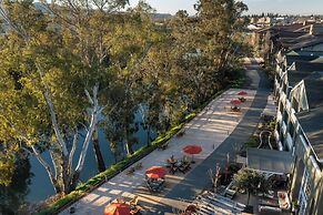 River Terrace Inn